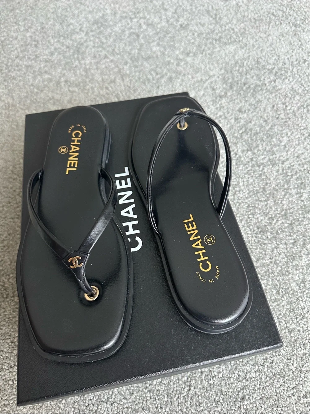 Chanel 2026 Metiers D’Art black thongs sandals shoes EU40 US9